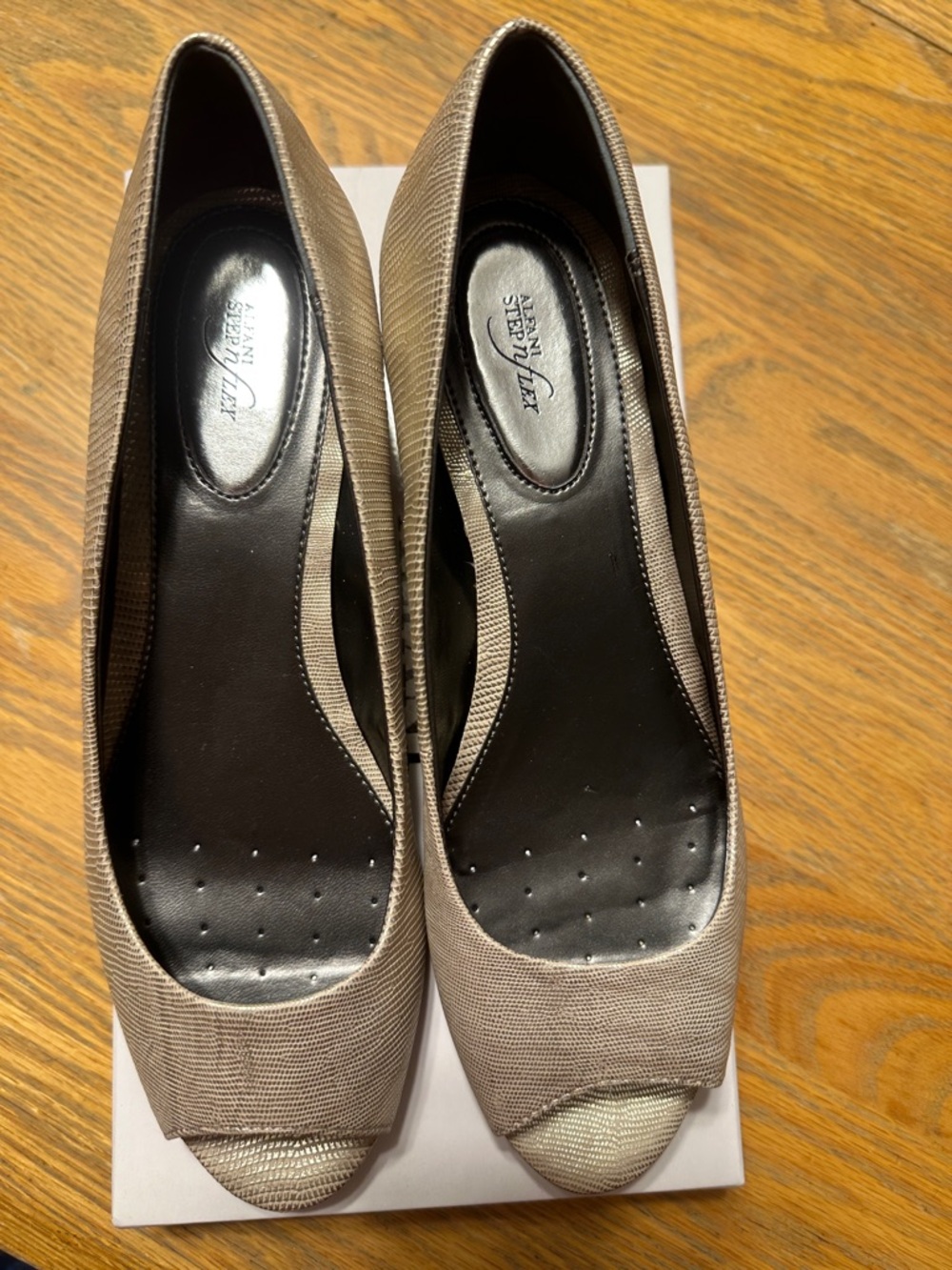 Brand New Alfani Stepnflex Peep-toe Comfort Insole Sz 8. Wedge Heel 1.75in